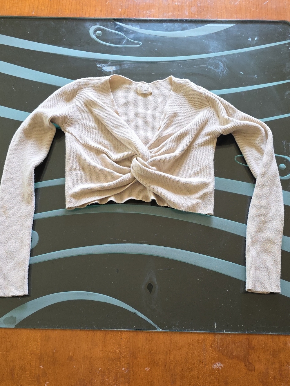 Twist-Front Cropped Long-Sleeve Top in Cream